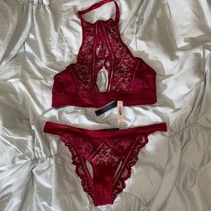 Keyhole Lace Lingerie Set